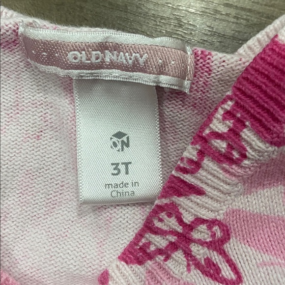 $1 - Old Navy Pink Butterfly Print Kids Button Down Shirt - Picture 3 of 4